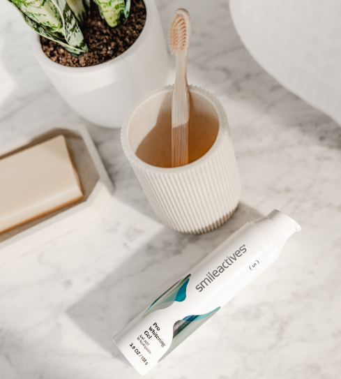 Dentist-Approved Ways to Safely Whiten Your Teeth at Home